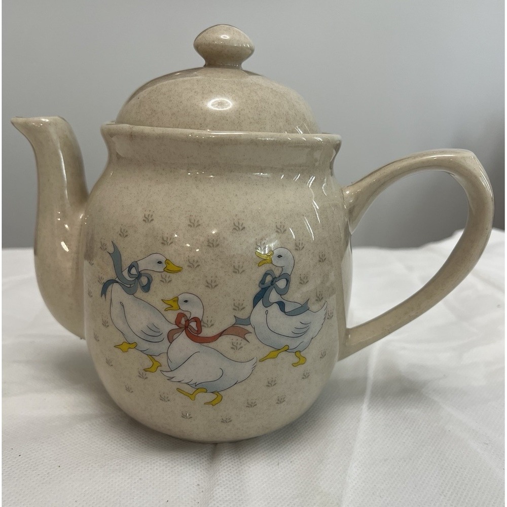 Vtg WBI 1988 Country Farmhouse Teapot Goose Geese Stoneware Cottagecore
